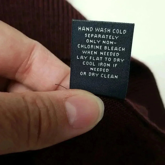 {Hart Schaffner Marx} Extra Fine Merino Wool Vest in Burgundy - Picture 9 of 11